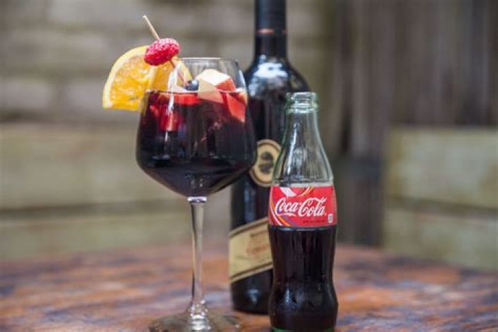 Can u mix wine with Coke?