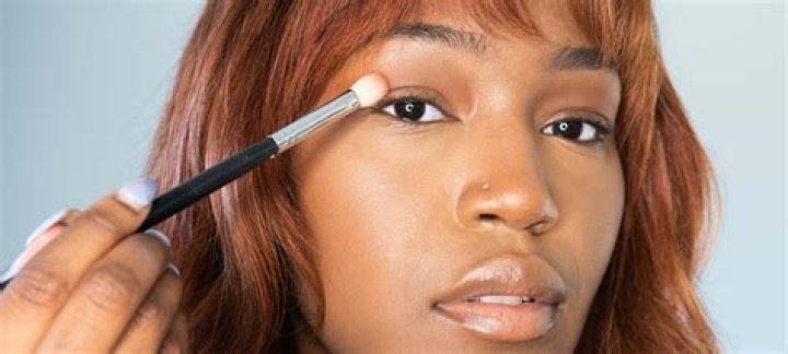 Is it okay to use bronzer as eyeshadow?