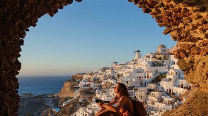 Why is Aegean sea so blue?